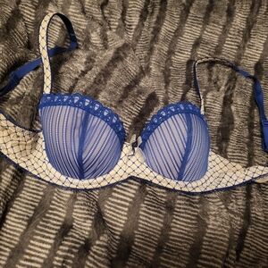 B tempted by wacoal blue and white lace bra